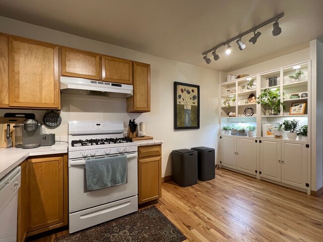 Photo - Spacious 4 Bed/3.5 Bath in Boulder - Available July 6th!