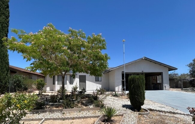 Building Photo - 71984 Sunnyslope Dr