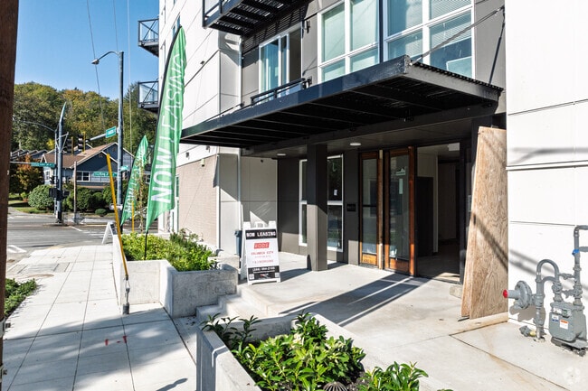 Photo - Columbia City