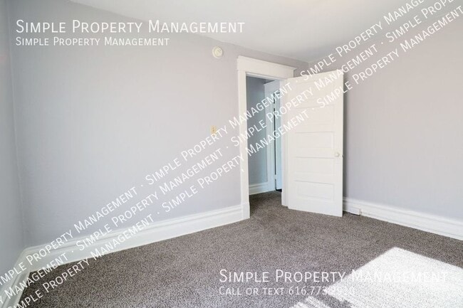 Photo - 452 Oakdale St SE Unit 2