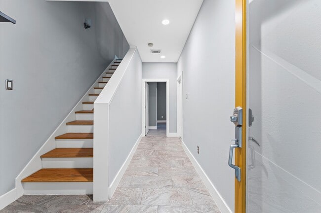 Photo - 4302 Spencer St