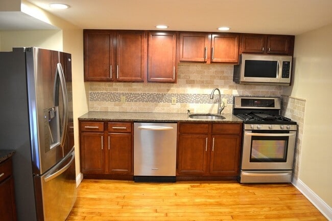 Building Photo - 25 McBride St Unit 3