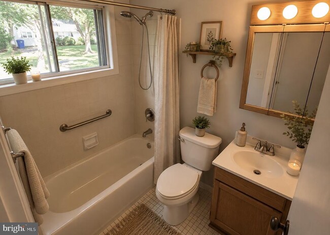 Photo - 15 Catalpa Ln