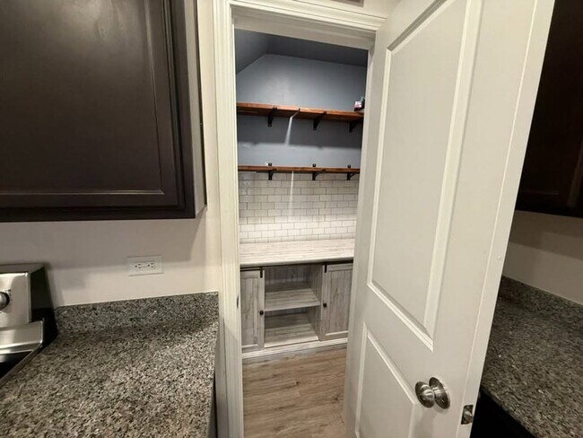 211 Scenic Rd Unit 211 Scenic Rd