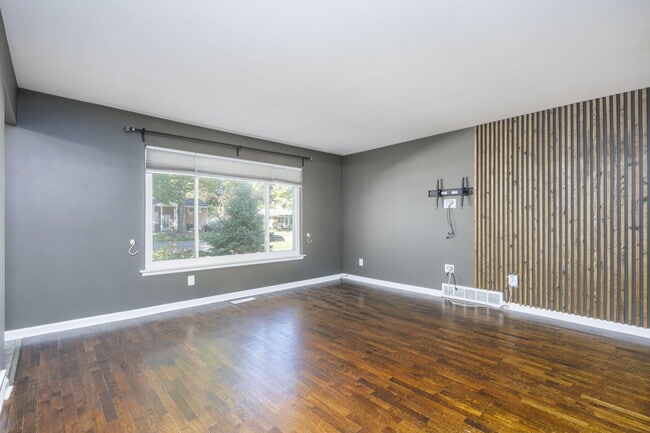 Photo - 28622 Milton Ave