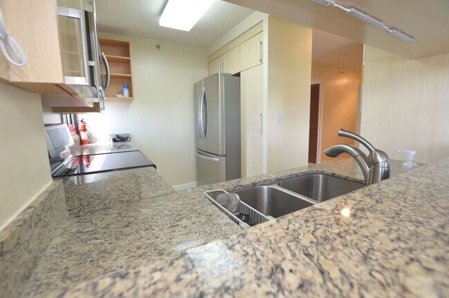 Photo - Country Club Plaza 3 bedroom 2 Bath 2 parking Unidad 613