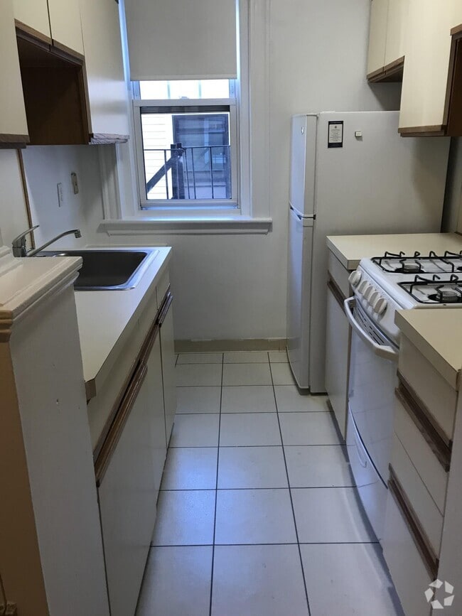 Building Photo - 27 Wendell St Unit 21-11 Rental