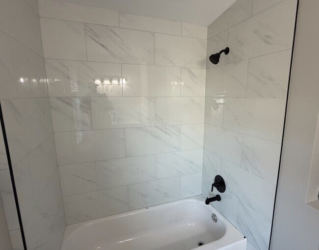 Photo - 409 Warner St