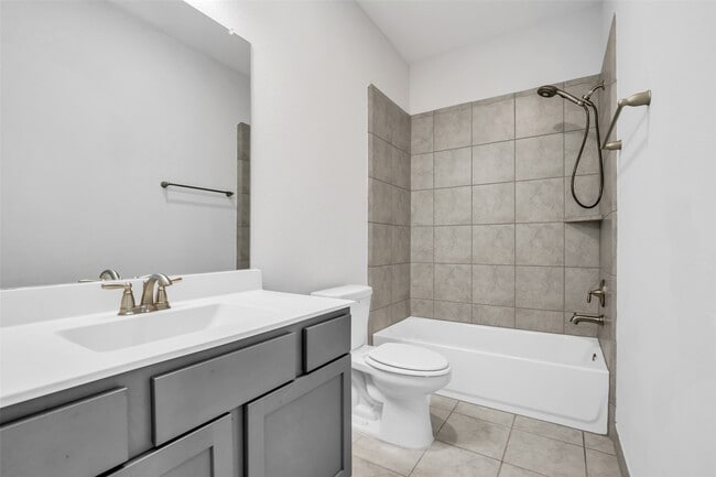 Photo - 2115 Jitterbug Ln