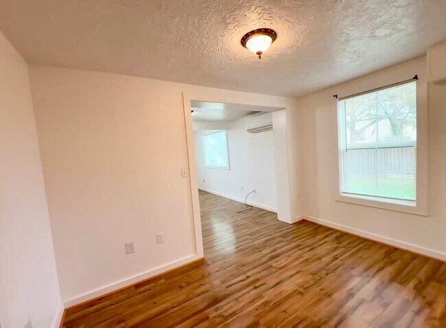 Photo - 232 S Tesch St Unidad 234