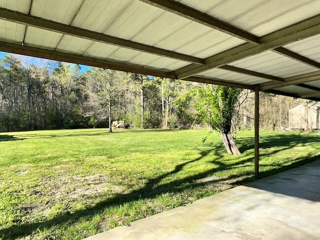 Photo - 8651 US Highway 190 E