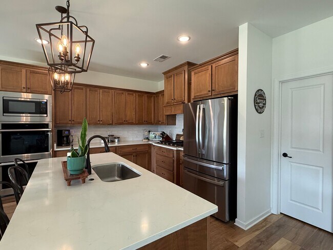 Photo - 176 Forsyth Ln