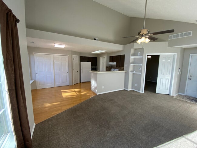 Photo - 882 S Reed Ct