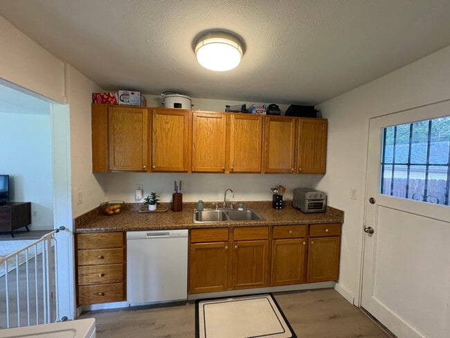 Photo - 120 National Ave N