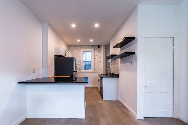Photo - Urban Elegance in the Heart of the South Side