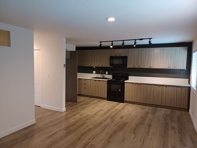 Photo - 7347 Haskell Ave Unidad 106