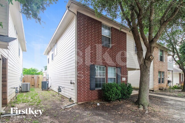 Photo - 6402 Mountain Pines Ln