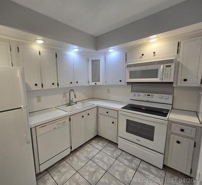 Photo - 5840 NE 22nd Way Unit 707