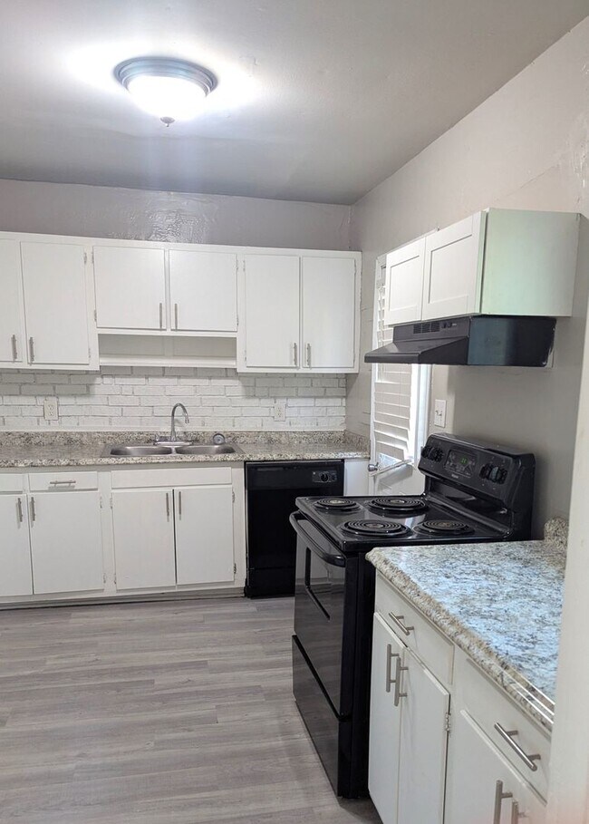 Photo - 243 Ridgewood Ave Unit Apartment 243