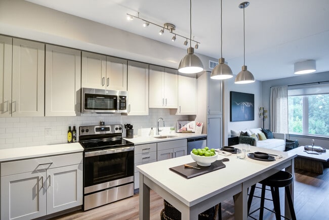 Vista Fairfax Corner apartments — community photo
