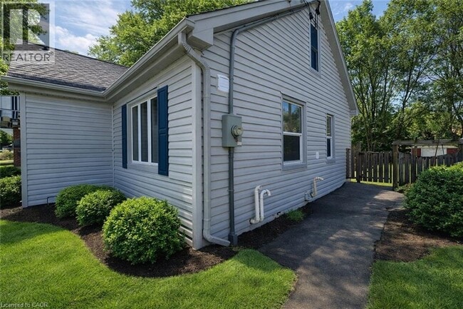 Photo - 168 FIFTH Avenue Unit# 2