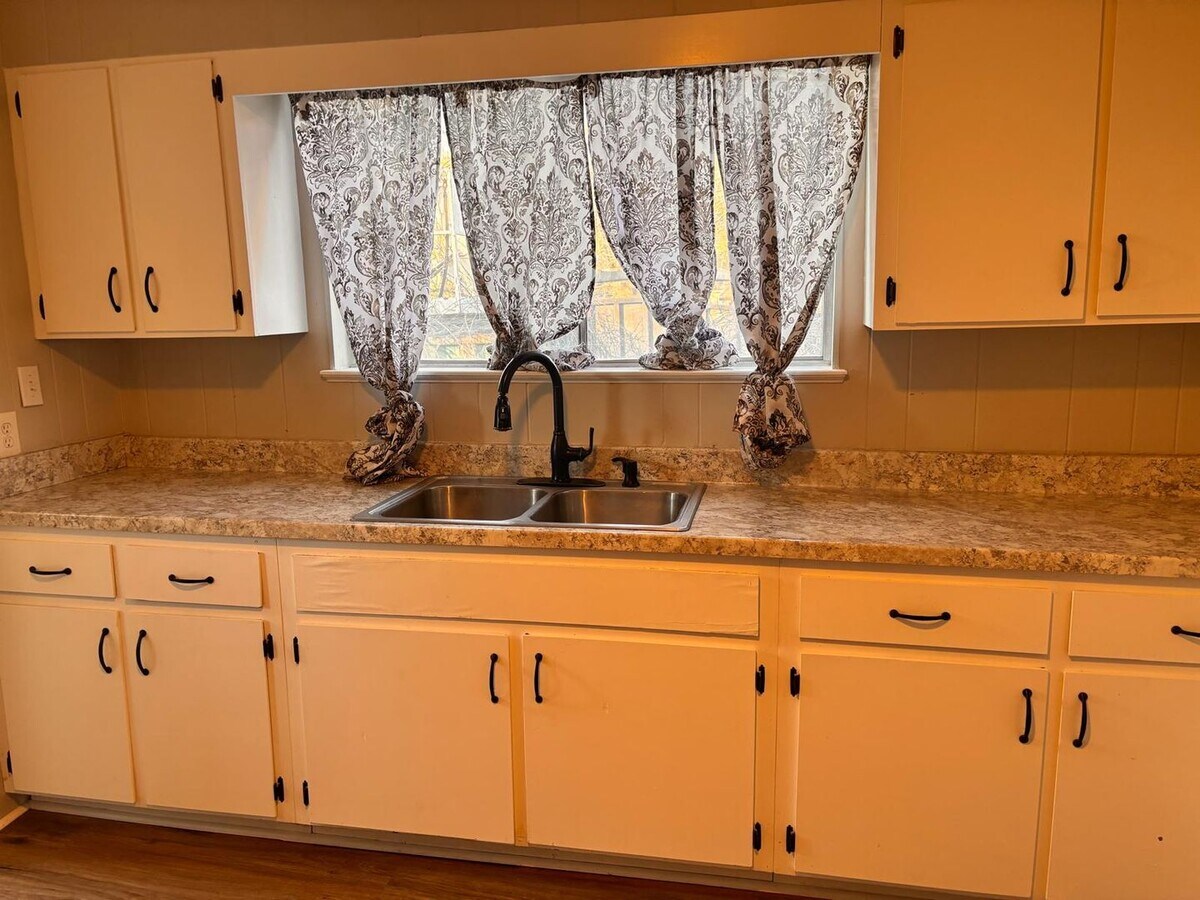 Photo - 3113 Curtis St