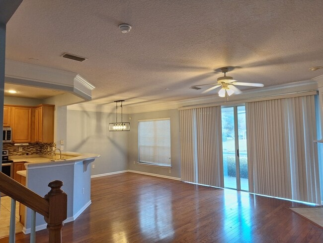 Photo - Townhome near Gate Parkway