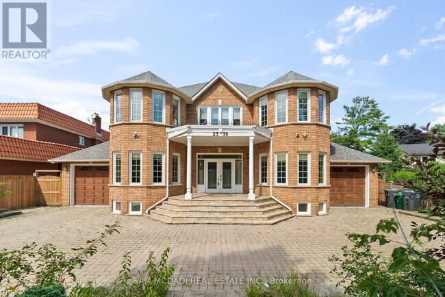 Photo - 2339 Glengarry Rd
