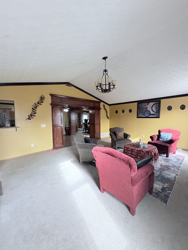 Photo - Furnished 4BR 2 BA Home w/ Covered Patio in Groveport!