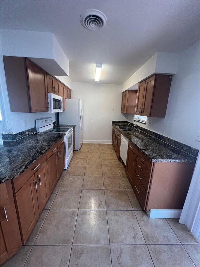 Photo - 2010 N 61st Ave