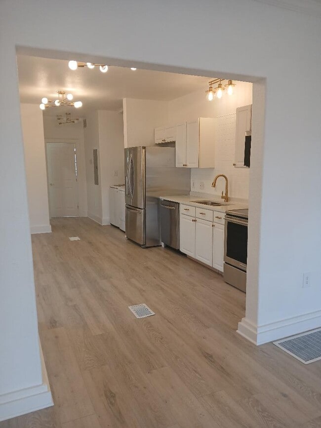 Photo - 603 E Grayson St Unit 603 E. Grayson st. #1