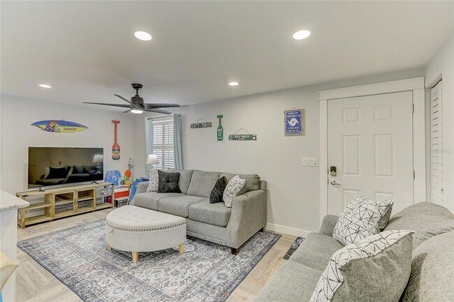 Photo - 2728 49th Ave W