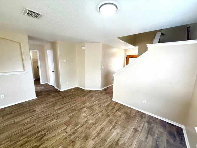 Photo - **APPLICATION RECEIVED** **MOVE IN SPECIAL** Spacious 2-Story 4 Bedroom / 2.5 Bath Home In Conver...