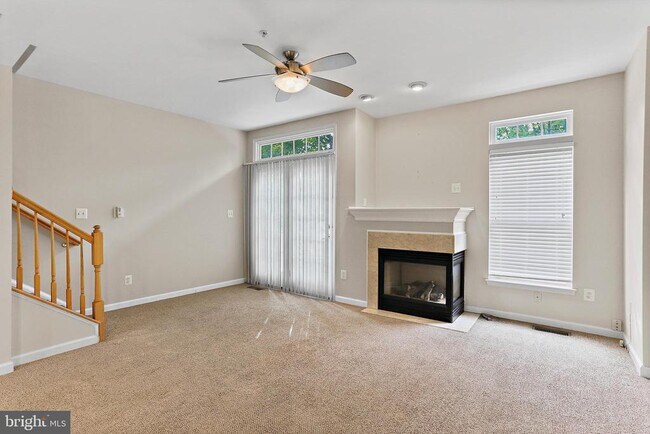 Photo - 570 Eisenhower Dr