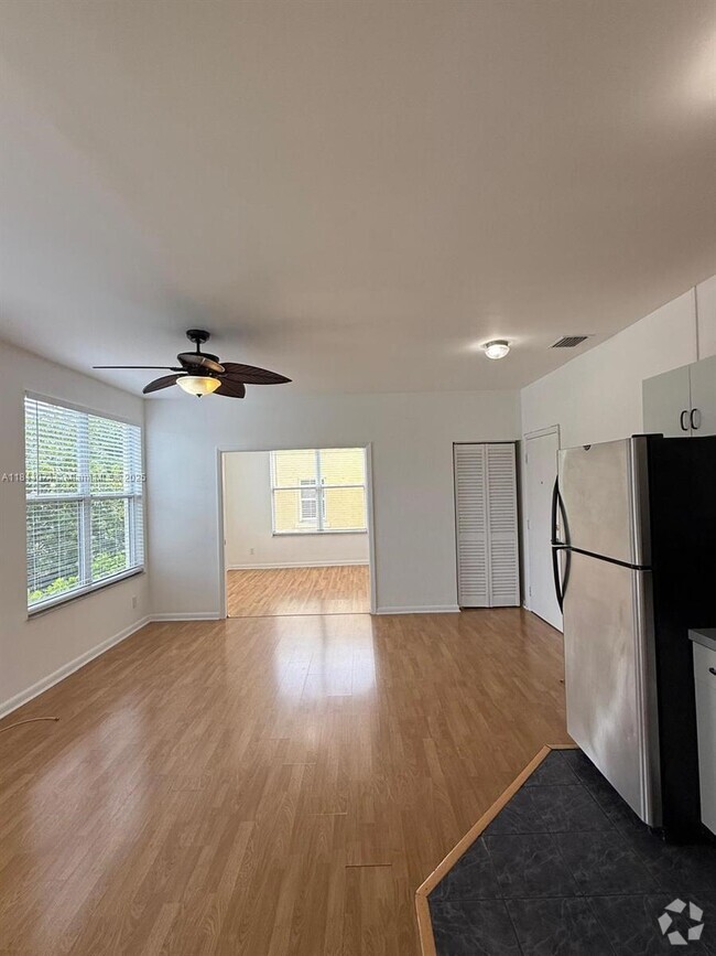 Building Photo - 4215 Sheridan Ave Rental