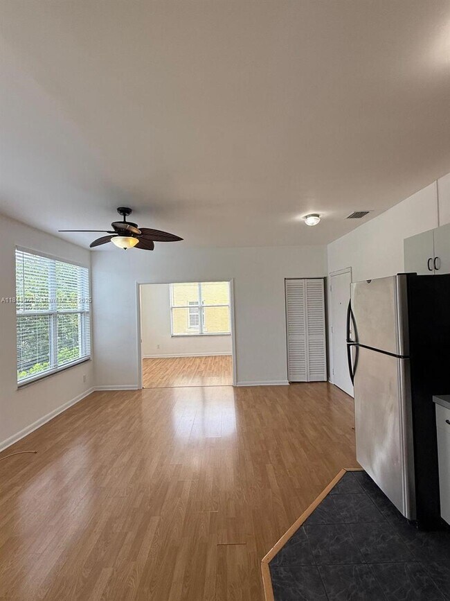 Photo - 4215 Sheridan Ave Condo