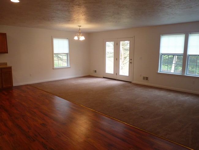 Photo - 724 Greenlawn Rd