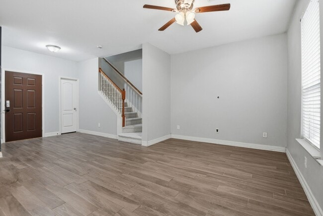 Building Photo - 16019 Summerville Lake Dr