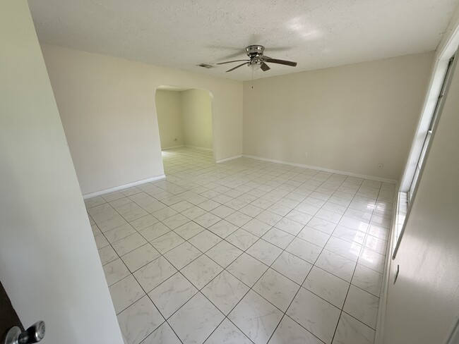 Photo - 7700 Elder Ferry Rd