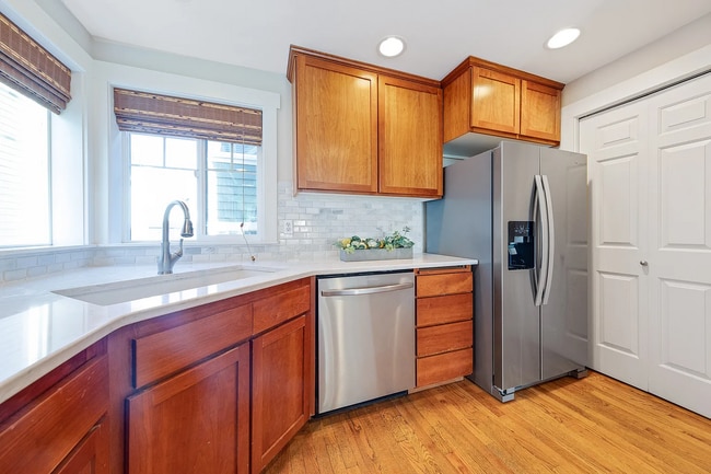 Photo - 1022 Taylor Ave N