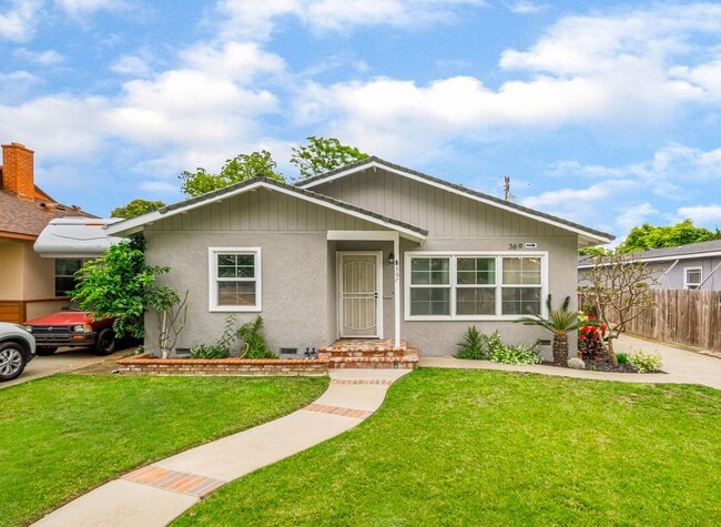 Photo - 4/Bed, 4/Bath Home with Parking, Washer/ Dryer and Spa, Close to Chapman University/ Orange Circle