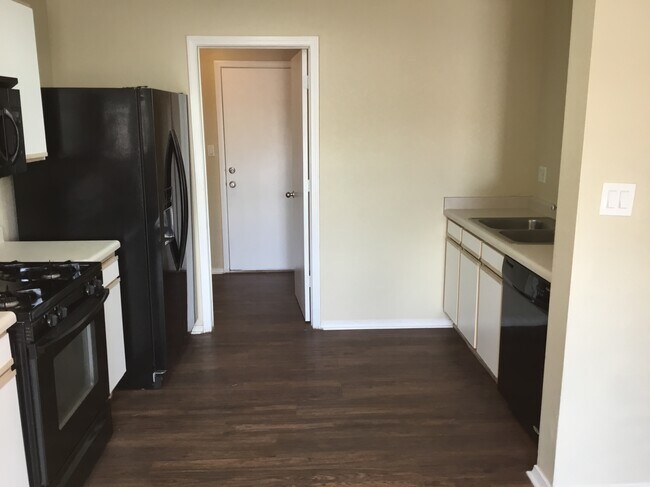 Photo - 8109 Tangerine Pl NW