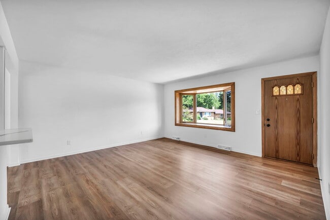 Photo - 248 Gladys Dr