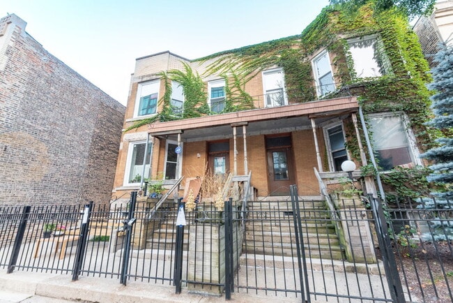 Photo - 3547 N Sheffield Ave Unit 2