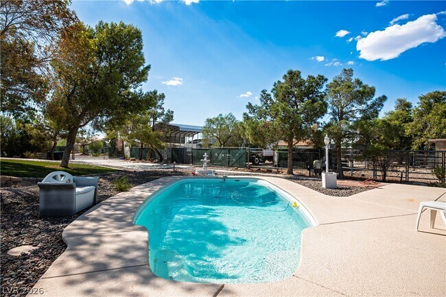 Photo - 6990 W Richmar Ave
