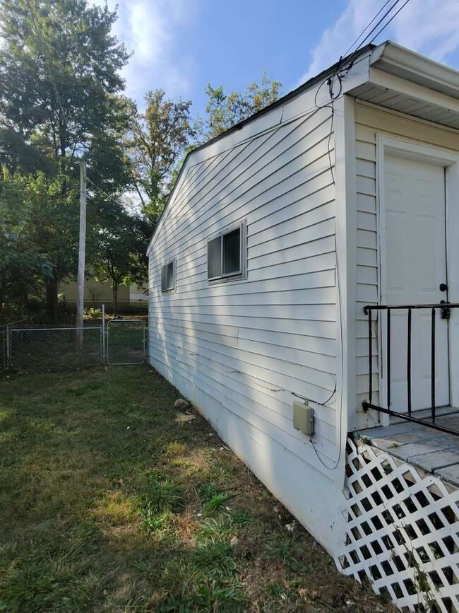 Photo - Spacious and Comfortable Living on Buddie ...