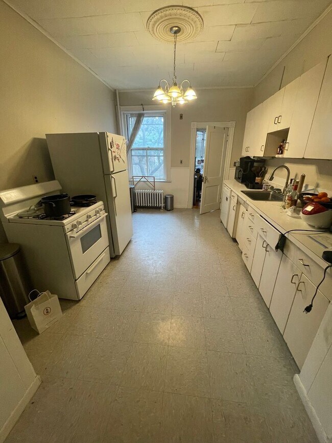 Photo - 9/1 No Fee! Massive 4BR/1.5BA near Audubon Circle, BU, Kenmore, Longwood!