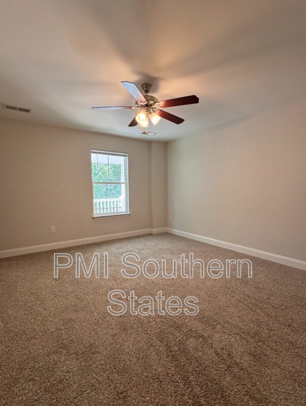 Photo - 215 Walnut Hill Dr Unit B