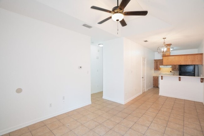 Photo - 604 Buena Vista Dr Unit H