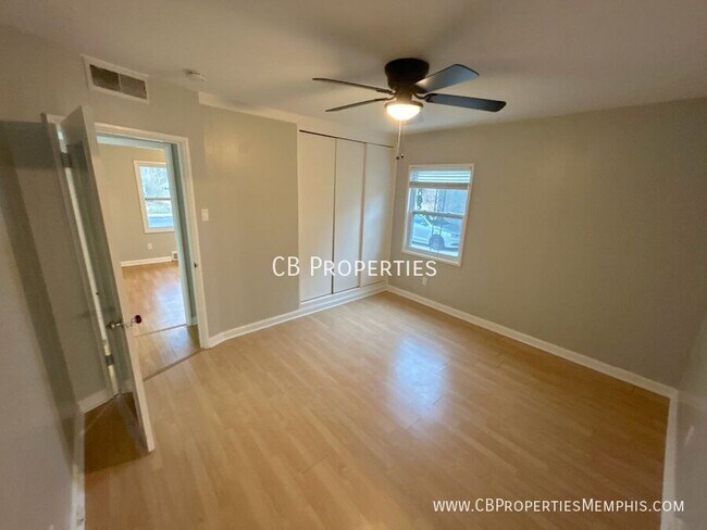 Photo - 5366 Brantford Ave